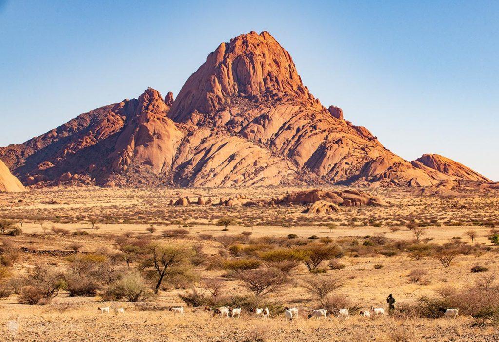 Enjoy the beauty of spitzkoppe